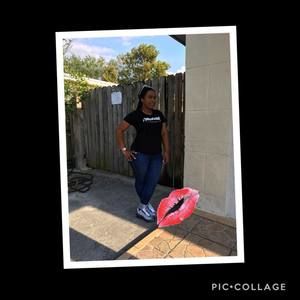 Meet your Posher, Desiree